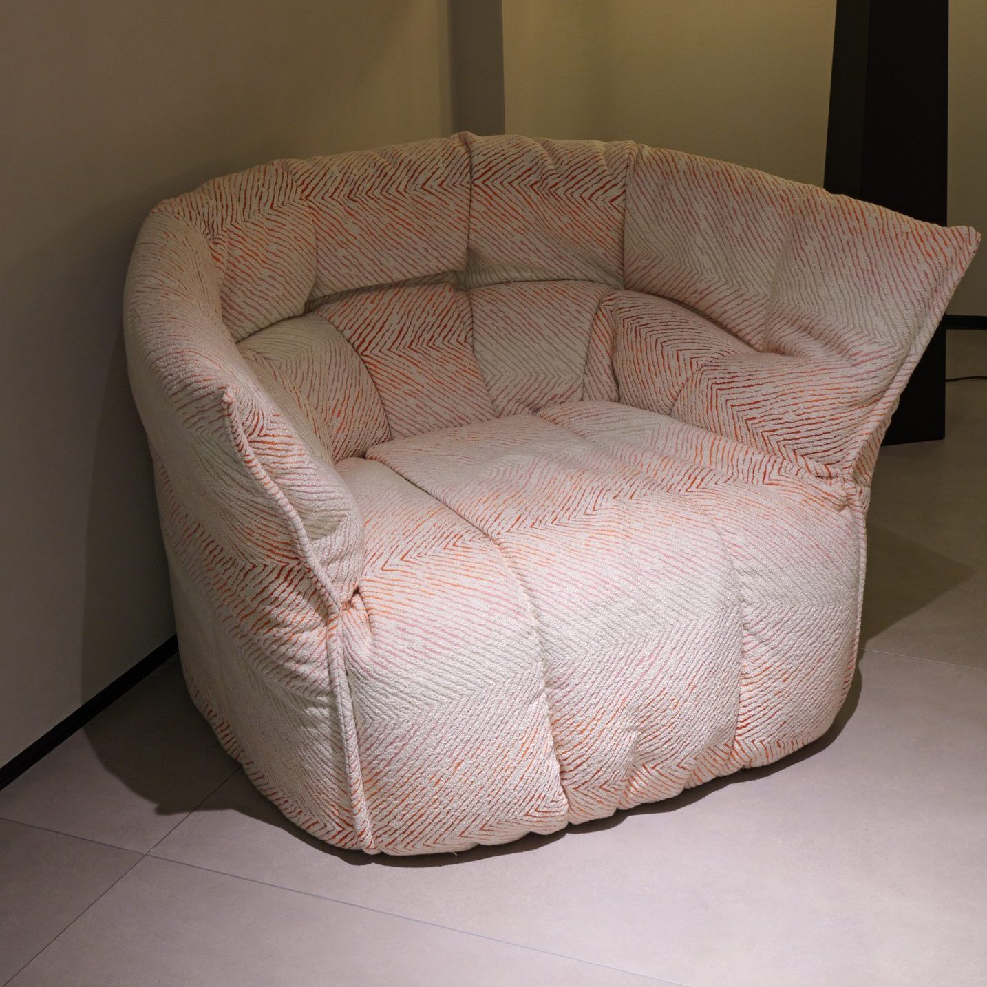 Chairs and lounge chairs